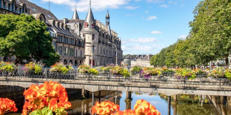 Quimper: T3 Avec Vue Cathedrale Proche Gare Apartment Bagian luar foto